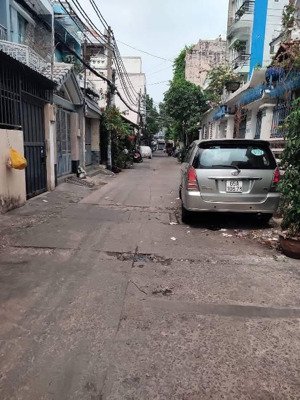 cần bán nhà chính chủ ở lâu năm hẻm trước nhà 4m khu xây cao 4-5 tầng