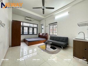 studio cửa sổ trời lớn - full nội thất 26m2 - như hình