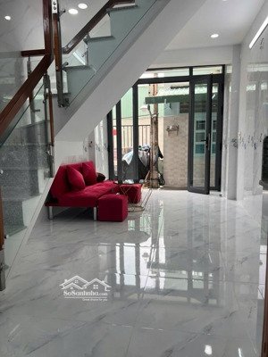 nhà nguyễn thị thập gần sát mt quận 7,2,6 tỷ, 3x8, sổ riêng k qh