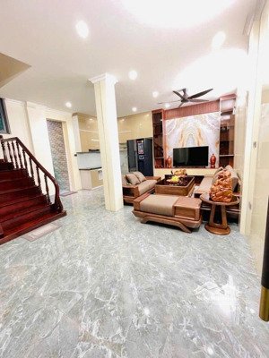 nhà lô góc full nội thất ngõ thông ban công mỗi phòng gần sông sét, ngã tư vọng giá 11,9 tỷ