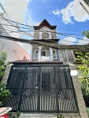 (sát mặt tiền phạm văn đồng - ngay bv gia định) bán nhà bình thạnh hẻm xe hơi, 3 tầng 4.2x16m 9 tỷ