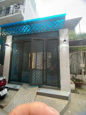 bán nhà trường chinh,
q12 mới đẹp - 105m2 (4x26) - 1 trệt 1 lầu 1 sân thượng 4pn