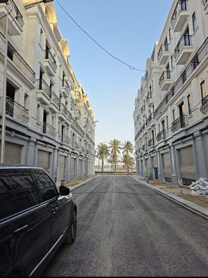 bán gấp nhà vị trí siêu vip đồng hới!