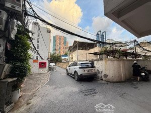 bán căn hộ tập thể tầng 1 - phương mai - ô tô đỗ cổng - an sinh đỉnh cao - dân trí văn minh.