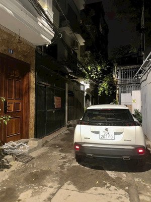 bán đất tặng nhà 3,5 tầng 135/10 phố giáp bát,hoàng mai 43/48 m mt 3 ,6 m ô tô đỗ cửa giá đầu tư