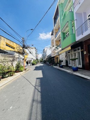 mặt tiền đường tên lửa - nhà đẹp 4 tầng giáp công viên phú lâm nhỉnh 7 tỷ