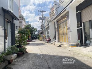 bán nhà bình tân ngay tư bốn xã-gần 44m2-3tầng-hẽm oto đổ cửa-nhỉnh 5tỷ