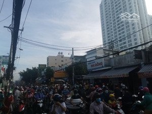 cần bán gấp nhà mặt tiền đường lê văn lương nhơn đức, giá cả còn thương lượng