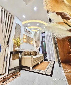 bán nhà hoàng văn thụ 28m2 3 tầng - 5.98 tỷ - sát mặt tiền