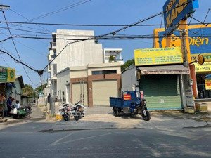 nhà góc 2 mặt tiền hà huy giáp 8x22m. tiện kinh doanh