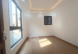 lô góc cực đẹp ô tô đỗ cửa hướng đông gần đại lộ thăng long, không lỗi phong thủy 5tầng giá đầu tư