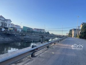 thành phố ven sông view triệu đô mặt tiền rộng kinh doanh đa dạng cạnh cầu thăng long