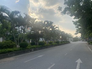 bán biệt thự tasco xuân phương ,3 mặt tiền, sổ đỏ trao tay ,cơ hội hiếm có, thoáng mát ở sướng