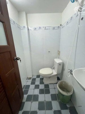 bán. nhà đẹp ở ngay 37 m2, 2 t, đang cho. thuê,8 tr/1 th,shr, đường âu cơ p9 q tân binh