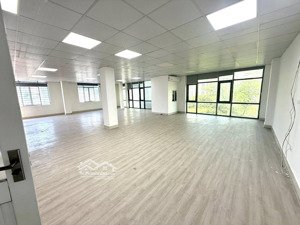cho thuê văn phòng tại thân nhân trung, phường 13, tân bìn. giá chỉ 25 triệu cho 140m2 siêu hott