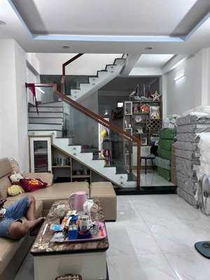 nhà đẹp vuông vứt - q7 - p tân mỹ - chỉ 9t - sát đh tài chính marketing - trung tâm hành chính q7