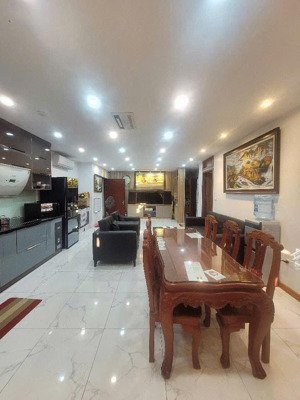 siêu hiếm mặt phố việt hưng vỉa hè 5m đường 8m nhà 6 tầng thang máy kinh doanh sầm uất