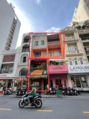 cho thuê mặt bằng số 92a mạc thị bưởi - ngay phố đi bộ nguyễn huệ - sàn trống suốt - trần cao 5m !!