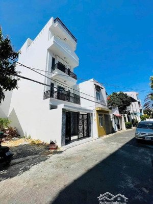 bán nhà 1 trệt 4 lầu 2 mặt tiền, đường lạc long quân p.vũng tàu , giá 16 tỷ 500