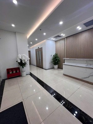 dt hiếm: 490m2 x 8t x rộng 30m. toà vp mặt phố vip cầu giấy - 4 mặt thoáng - siêu lợi nhuận