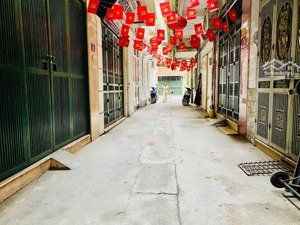 bán nhà hoàng quốc việt cầu giấy dt 50m x 2t x mt 3,6m giá 15,8 tỷ có thương lượng