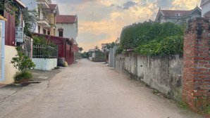 bán gấp lô 99m2, trục chính kd xã việt yên, 2 xe tải tránh chỉ 3xtr/m, cơ hội