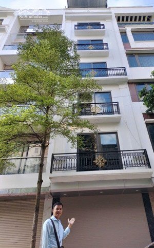 chính chủ cần bán gấp nhà 7tầng thang máy ô tô đỗ cửa mặt tiền kinh doanh tại văn khê