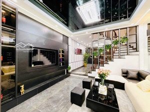 em gái nhờ bán nhà đại la dt 56m2 4t mt 4.6m giá 12,8tỷ hai bà trưng hà nội. nhà đep, 10m ra phố