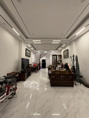 phân lô - view hồ võ thị sáu - vỉa hè - ngõ thông ô tô tránh - kinh doanh. dt 60m2. giá 18 tỷ.