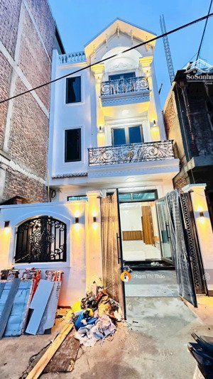 oto đỗ cửa, độc lập, sân cổng riêng tại đào yêu hồng thái , an dương