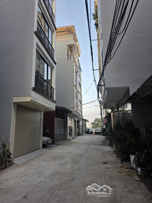 nhà mới lai xá - 4tầng - ô tô đổ cửa 40m - chỉ 4.65 tỷ - full nội thất