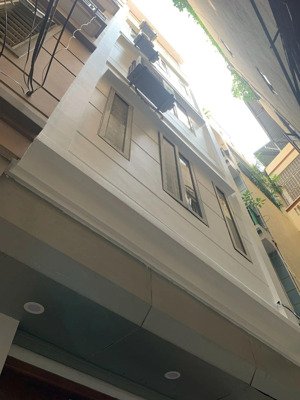 siêu phẩm cầu giấy 46m 5t mt 3.7m giá 11.8 tỷ cầu giấy hà nội ,vị trí đẹp, lô góc 20m ra ô tô,