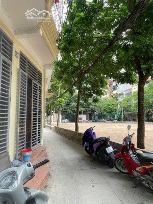 nhà dân xây 4 tầng, trương định (hai bà trưng), dt 48m2, mt 5m, 2 mặt thoáng vĩnh viễn. giá 9 tỷ