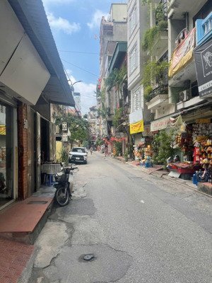 bán nhà đường láng 66m² mặt tiền rộng 5.6m ô tô đỗ cửa 2 mặt thoáng - 23.998 tỷ!