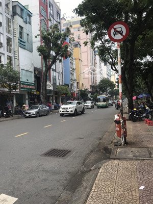 bán gấp tòa nhà 78 lý chính thắng, 110 tỷ, 157m2, q3, hcm,có hợp đồng thuê 250 triệu/tháng