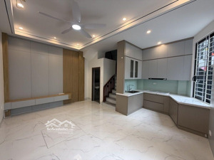 phố thanh am - long biên bán nhà 32,5m2 x 5 tầng