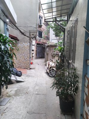 bán nhà phố hoàng ngân thanh xuân cách hồ vài bước chân dt 70m x 4 tầng giá 13,5 tỷ