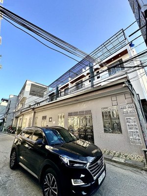 vị trí chỉ sau nhà mặt đường phố ngô gia tự, nhà xây mới tinh, đầy đủ các hướng phong thuỷ