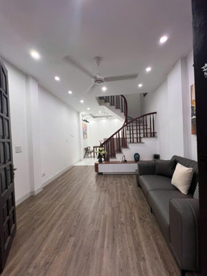 mua ngay kẻo lỡ. nhà 4 tầng 33m2 sđcc tại ngô quyền, hà đông