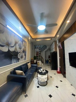 bán nhà ngõ 343 an dương vương phú thượng. 7 tỷ 30m2 5 tầng 3 ngủ gần trường học, chợ, gần ô tô