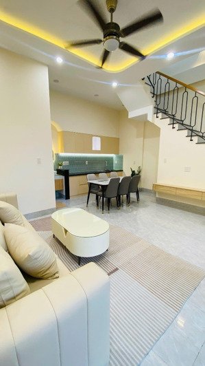 nhà đẹp hoàng quốc việt. chỉ cách aeon 500m