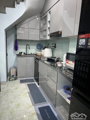 chuyển công tác cần bán gấp nhà phố sài, dt 35m2 x 6t giá 7,5 tỷ ( 3 bước ra phố )