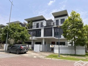 chuyển nhượng căn biệt thự liền kề góc đầu hồi diện tích 182m2 - giá 50.5 tỷ