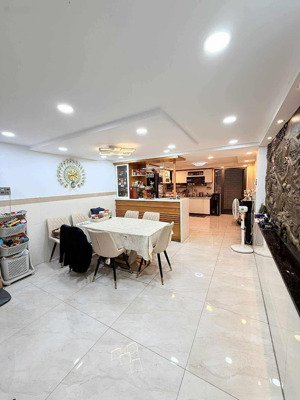 nhà ngay cổng kcn tân bình. hxh 75m2 3 tầng 3pn 4wc. giảm chào còn 7.5t