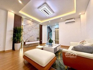 bán nhà võ thị sáu, thang máy vi vu, vài bước ra ô tô, 3 bước lên vincom bà triệu, nhỉnh 9 tỷ.