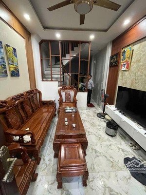 bán nhà trung tâm mỹ đình.chu cần tiền cho con bán gấp giá tốt