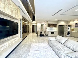 chuyên 98% giỏ hàng bán vinhomes tân cảng rẻ nhất từ 1pn=5.5 tỷ, 2pn=8 tỷ, 3pn=11 tỷ, 4pn=18 tỷ