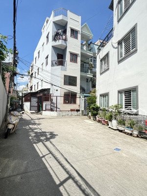 căn góc 5 tầng. mặt tiền 8,5m. đường trước nhà 6m thông phan xích long. đang cho thuê 20tr.nhỉnh 9t