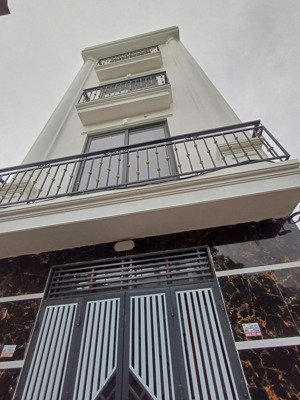 rẻ nhất rộng nhất. nhà xây độc lập giáp vân côn gần đại lộ thăng long 52.2m2*3t ôtô đỗ gần