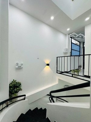 siêu phẩm căn hộ dịch vụ chính chủ - 130 m2 18 phòng - lê văn thọ, gò vấp giá 15,5 tỷ
